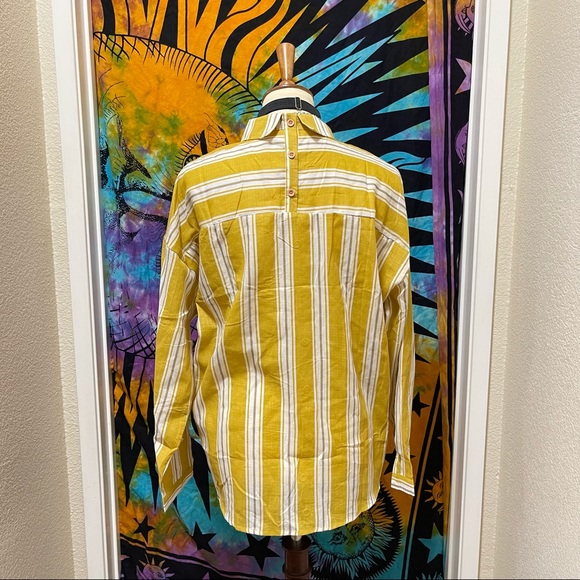 π Lovely modern striped button top - Picture 8 of 11